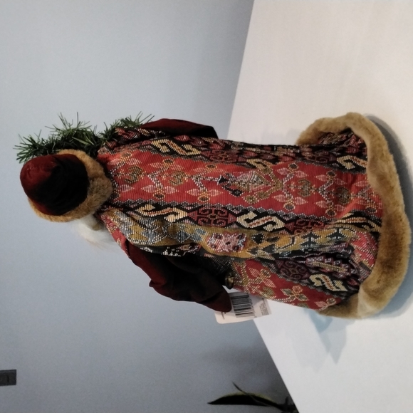 16" Santa - Picture 5 of 7